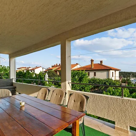 Apartman Petrinic V Pula