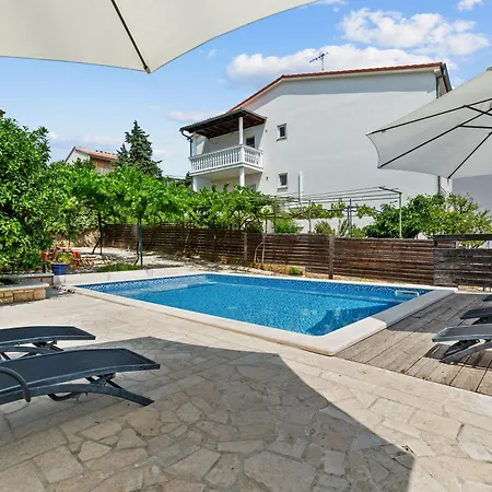 Apartmán Petrinic V *