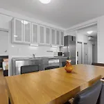 Petrinic V 아파트 *